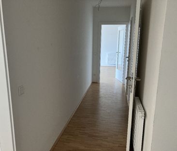 Sonnige 3-Zimmer-Wohnung im 1. Obergeschoss mit Balkon - Photo 1