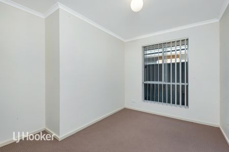 Neat, Three Bedroom Family Home - Photo 3