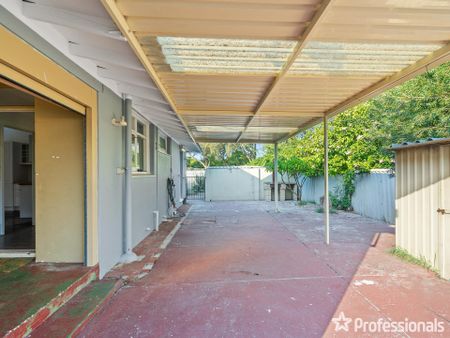 61 Cygnus Street, Rockingham WA 6168 - Photo 3