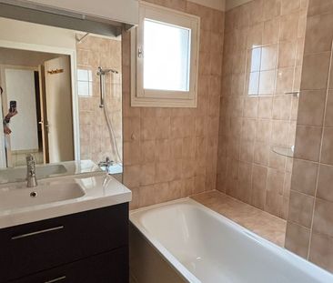Location Appartement 3 pièces 74m² - Photo 2