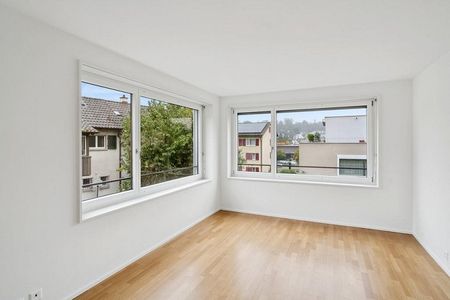 Wundervolle 4.5-Zimmer Maisonettewohnung mit eigenem Garten - Photo 2