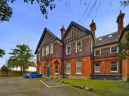 3 bedroom flat to rent - Photo 2