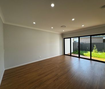 Convenient Living in Morisset - Photo 2