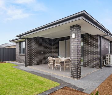 Stunning New 4 Bedroom 2 Living Home - Photo 2