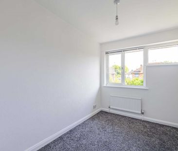 3 bed Terraced for rent - Photo 5