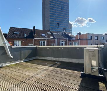 Ruim duplexappartement met 2 slaapkamers en volwaardig terras geleg... - Photo 3