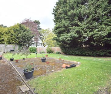 Flat to rent - Perry Street Gardens, Chislehurst, BR7 - Photo 6