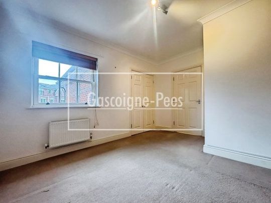 Haydon Place, Guildford - Photo 1