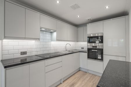 High Road, London, N20 - Photo 3