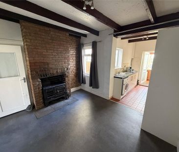 2 bedroom end of terrace house to rent - Photo 2