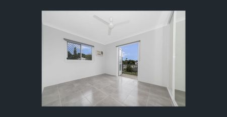 Modern unit in walk-to-everywhere location - Photo 3