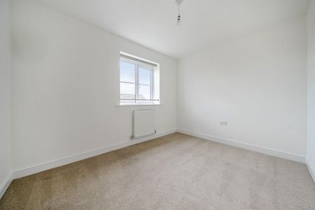 4 bedroom detached house to rent - Photo 4