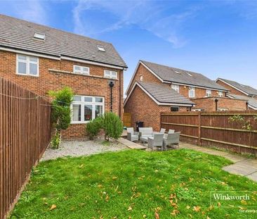 Freshers Grove, Earley, Reading, Berkshire, RG6 - Photo 2