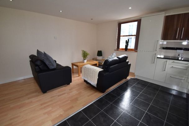4 bed Apartment Lion Works - City Campus - Photo 1