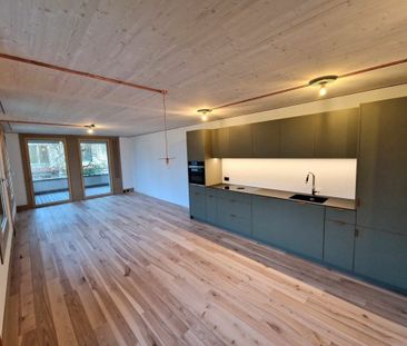 central and modern living - Photo 3