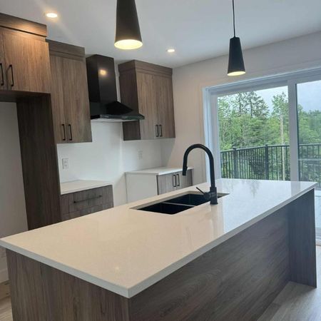 6 1/2 - DUPLEX - sur 2 étage - neuf - rue en rond point - Photo 3