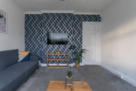 3 Bed Semi-Detached House, Middleton Road, LS10 - Photo 3