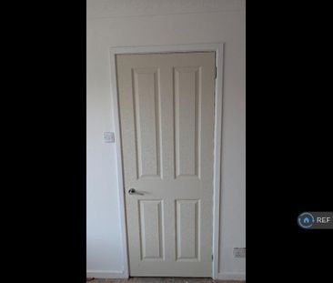 3 bedroom end of terrace house to rent - Photo 4