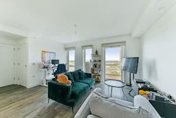 2 bedroom apartment - Photo 5