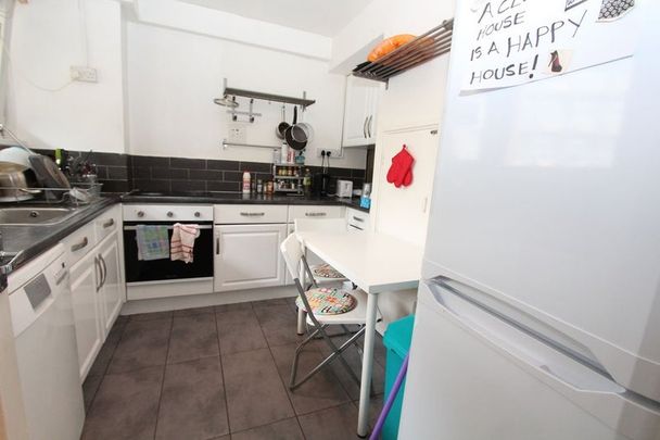 Room in a Shared Flat, Stayners Road, E1 - Photo 1