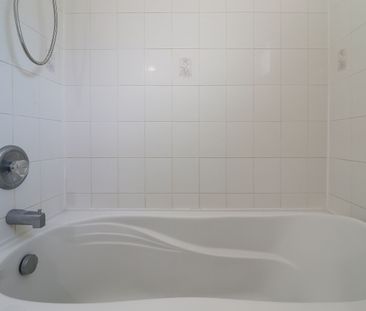 For Lease - 71 Donald Crescent, Wasaga Beach, Ontario - Photo 2