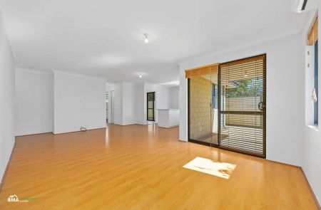 “Villa Perfect for Easy Living” - Photo 3