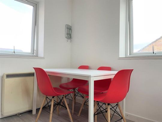 5 bedroom house to rent - Photo 1