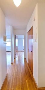 Marpole bright 1 bedroom unit with balcony - Photo 4