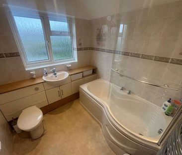 Ratcliff Lawns Southam Cheltenham, GL52 - Photo 4