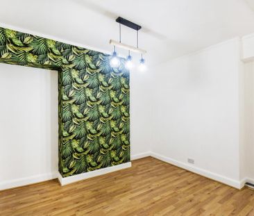 4 bedroom terraced house to rent - Photo 6