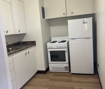 1 BDRM/1 BATH - 409 4TH AVE N - Available NOW *RENT SPECIAL* - Photo 1