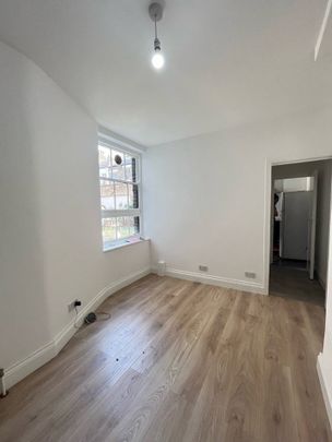 3 Bed Flat, Quested Court, E8 - Photo 1