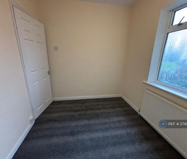 2 bedroom semi-detached house to rent - Photo 3