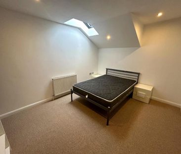 1 bedroom in a house share to rent - Photo 4