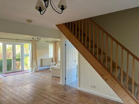 3 bedroom semi-detached house to rent - Photo 2