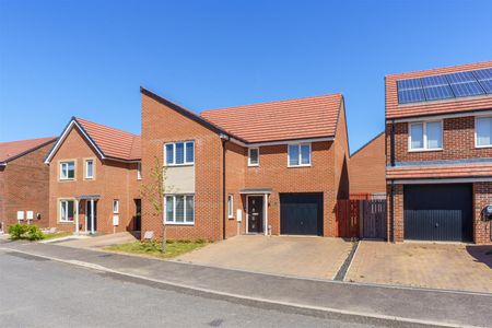 4 bed detached house to rent in Bramble Way, Newcastle upon Tyne, NE13 - Photo 5