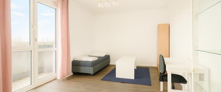 Möblierte 3-Zimmer-Wohnung mit Loggia – ideal für eine Wohngemeinschaft - Photo 1