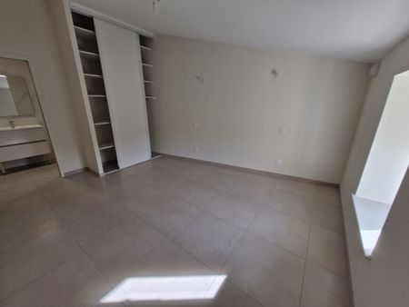 Location Appartement 4 pièces 110m² AMPUIS 69420 - Photo 3