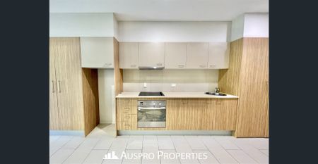 Spacious Studio - Water Bill Included - No Pets Allowed - Photo 3