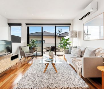 Contemporary boutique living by the bay! - Photo 3