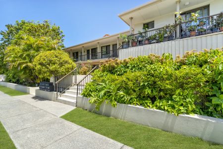 ONE BEDROOM FURNISHED STUDIO WITH POOL - Photo 5