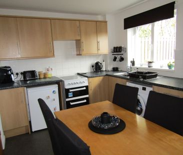 2 bed Terraced - To Let - Photo 1