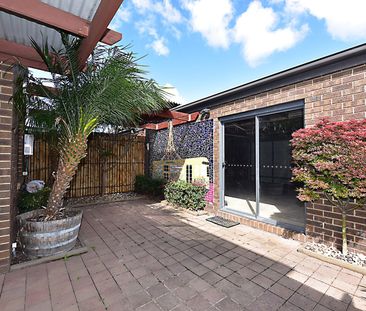 Charming 3-Bedroom Townhouse in Prime Keysborough Location - Photo 1