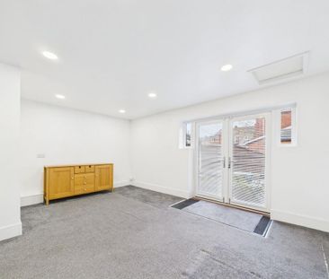 3 bedroom semi-detached bungalow to rent - Photo 2