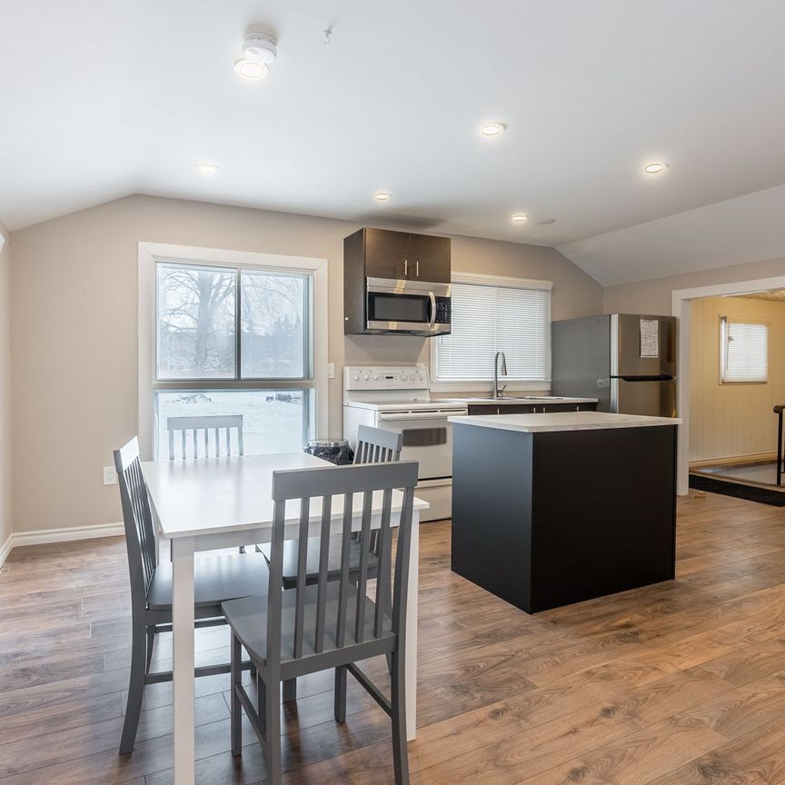 For Lease - 651 16th Avenue, Richmond Hill, Ontario - Photo 1