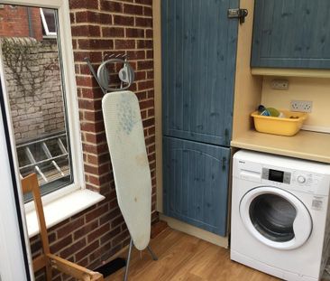 10 bedroom house of multiple occupation to rent - Photo 2