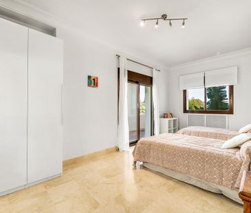 5 bedroom luxury Villa for rent in Marbella, Andalusia - Photo 5