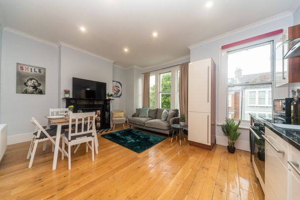 2 Bed Flat, Edgeley Road, SW4 - Photo 1