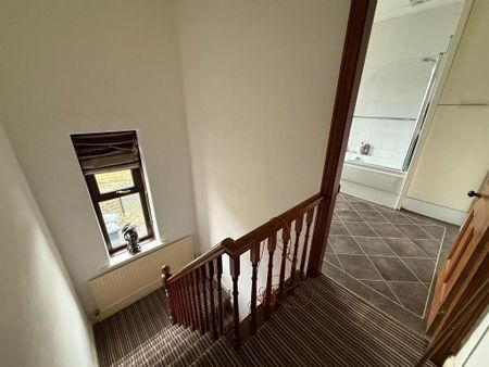 2 bedroom terraced house to rent - Photo 4