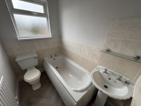 2 bedroom terraced house to rent - Photo 4